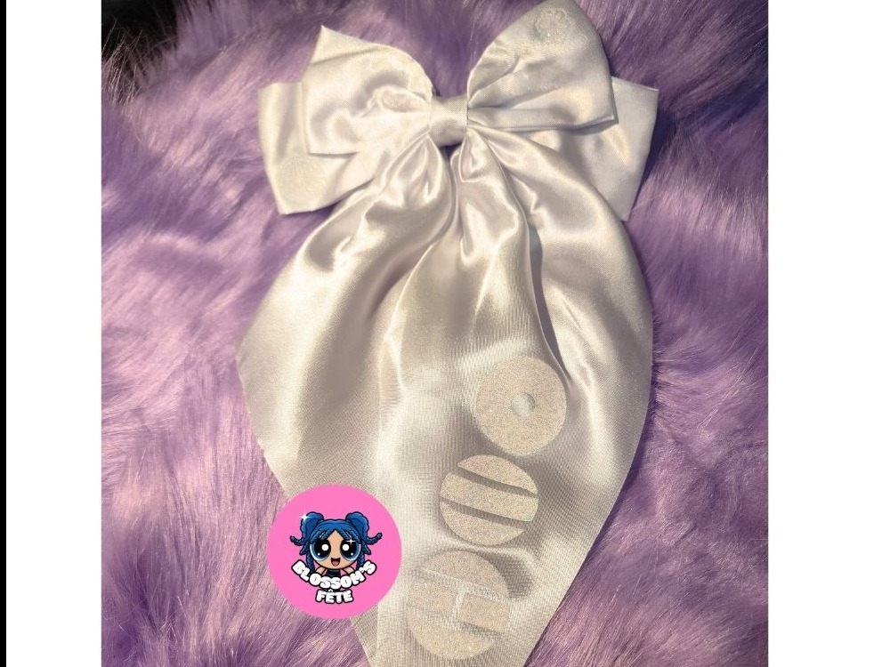 Arirang Hairclip (White w White Motifs)
